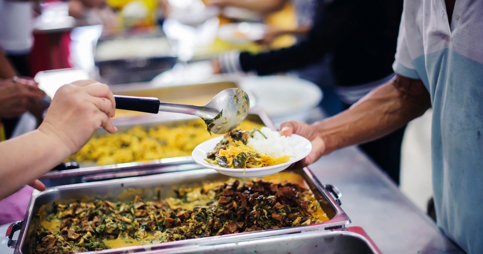 Nearly half of Ohio food bank households chose between rent and food